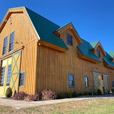 Barn-Wood-Siding-Soft-Wash-Marengo-IL 1