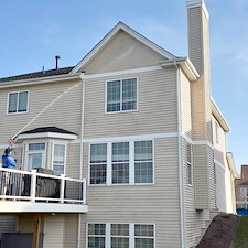 Vinyl-Siding-Soft-Wash-in-Huntley-IL-Safe-Removal-of-Algae-and-Dirt 4